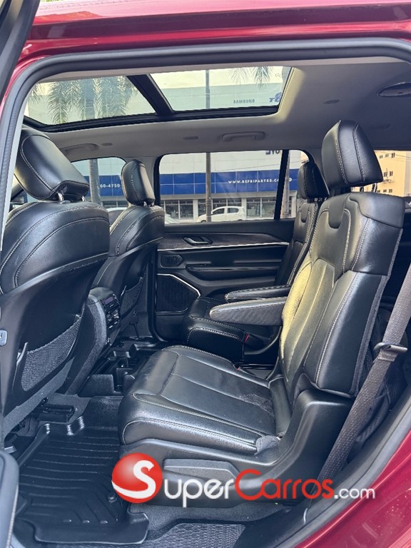 2021 Jeep Grand Cherokee L Limited — foto 8 / 12