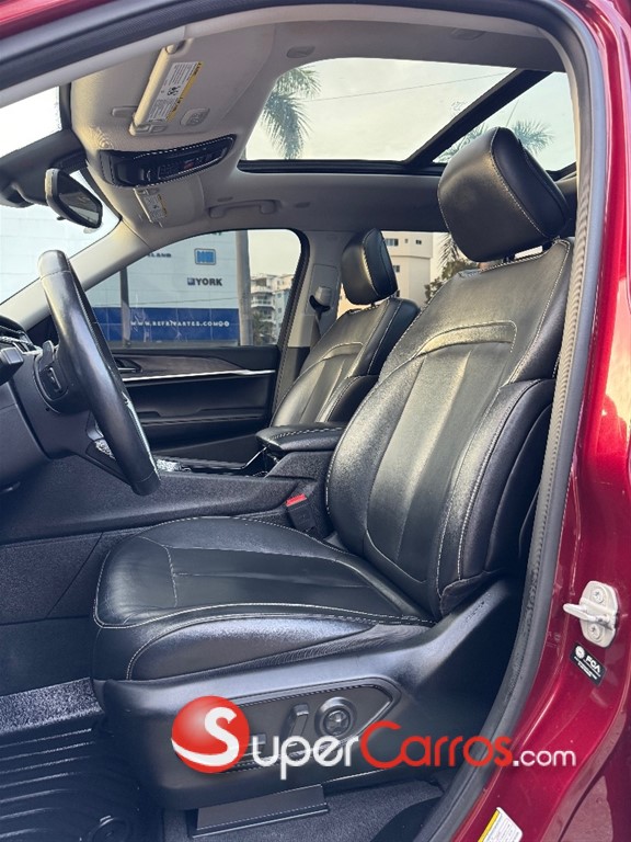 2021 Jeep Grand Cherokee L Limited — foto 9 / 12
