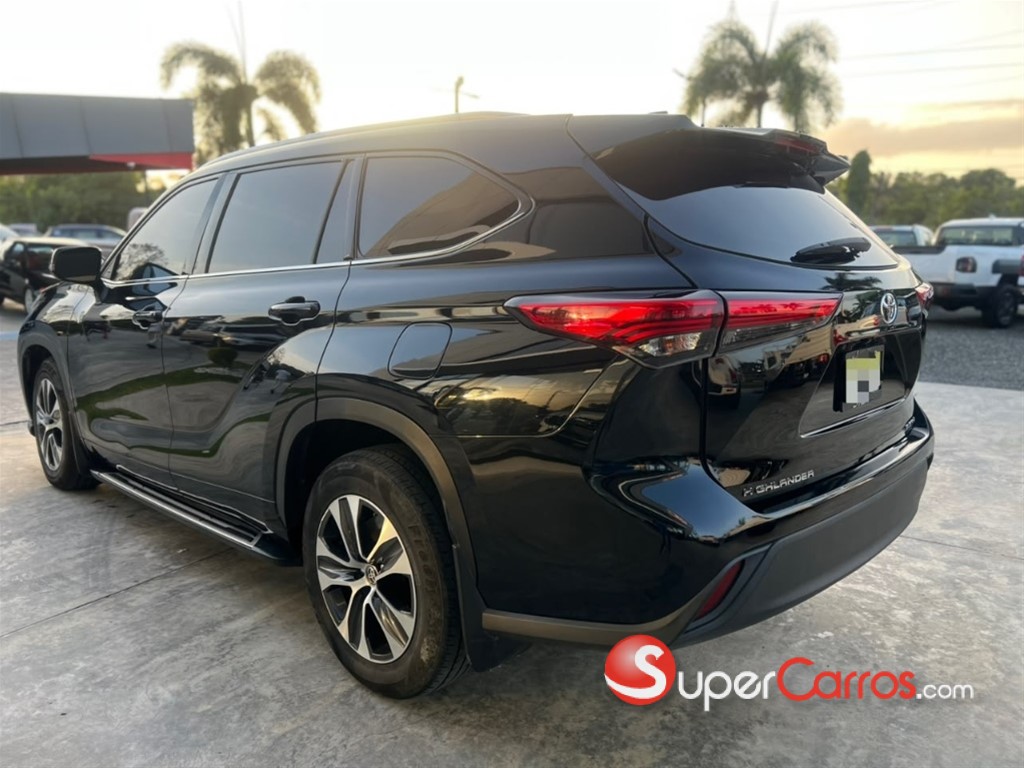 2020 Toyota Highlander XLE — foto 4 / 9