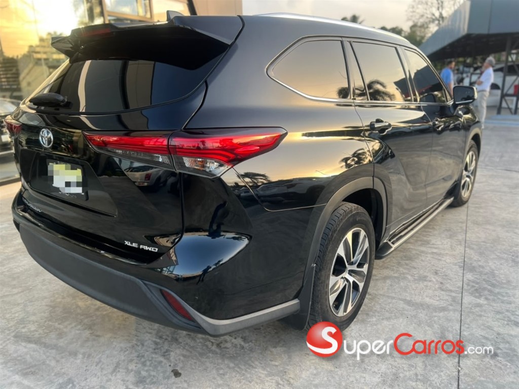 2020 Toyota Highlander XLE — foto 5 / 9