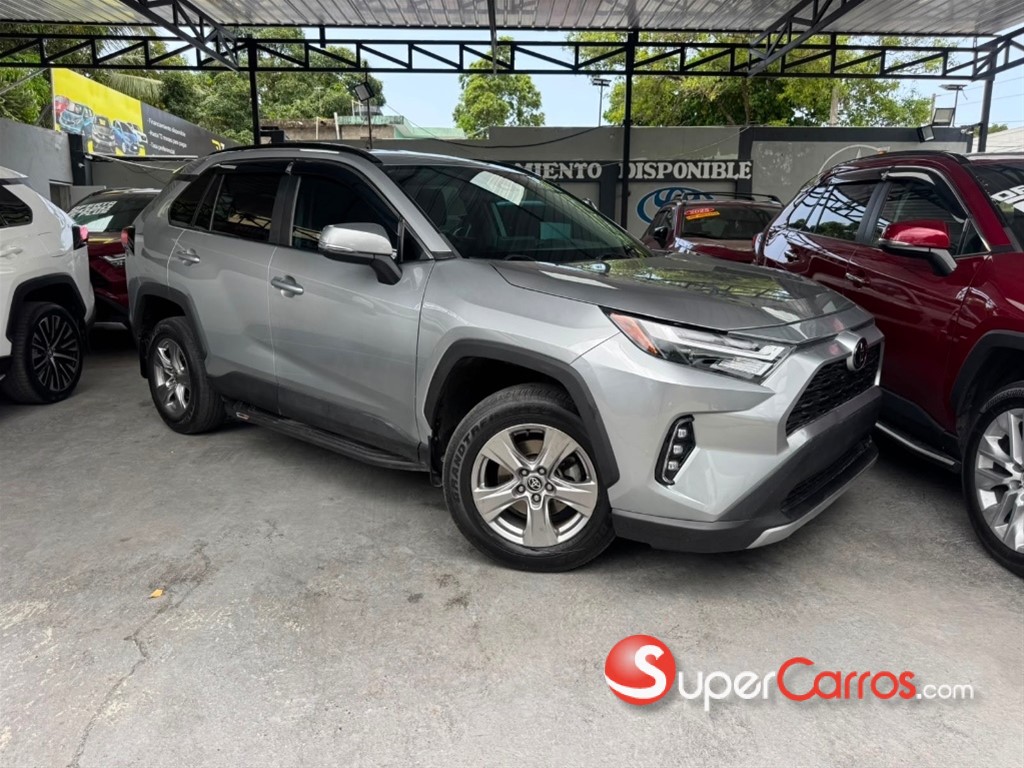 2022 Toyota RAV4 XLE PLUS