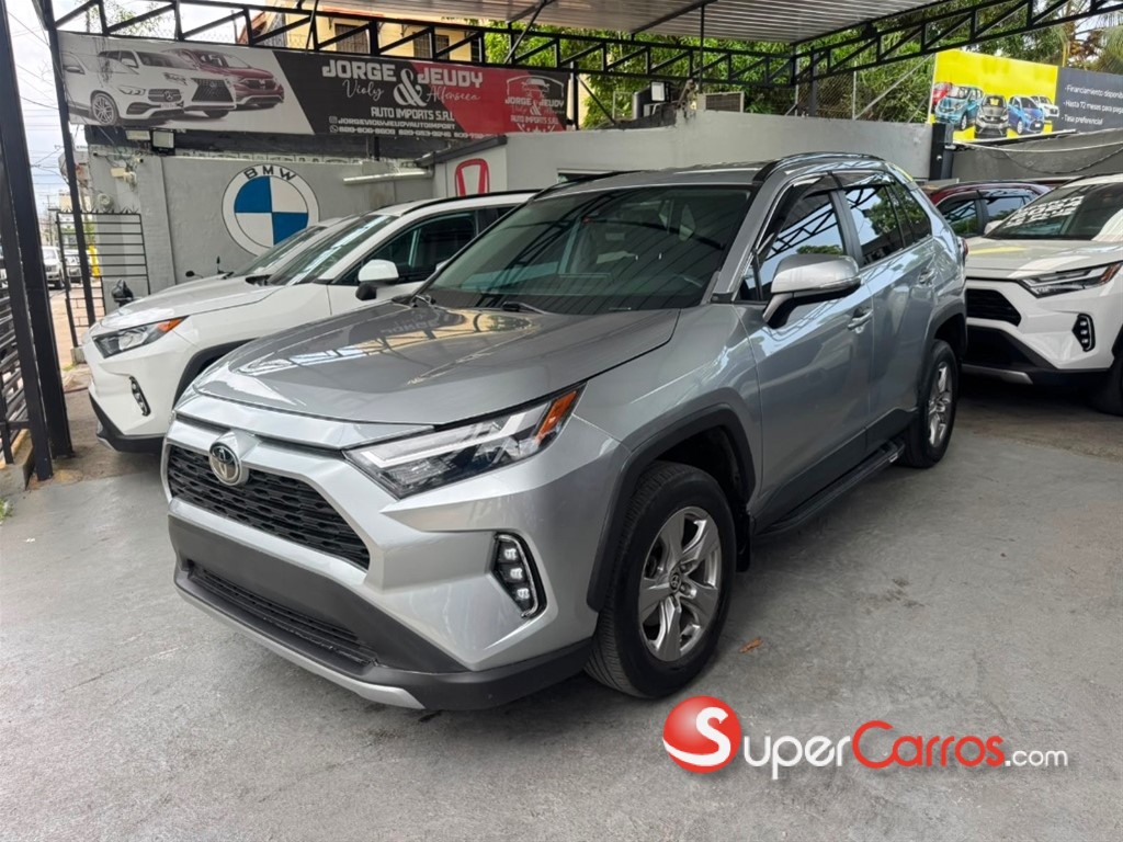 2022 Toyota RAV4 XLE PLUS — foto 4 / 12