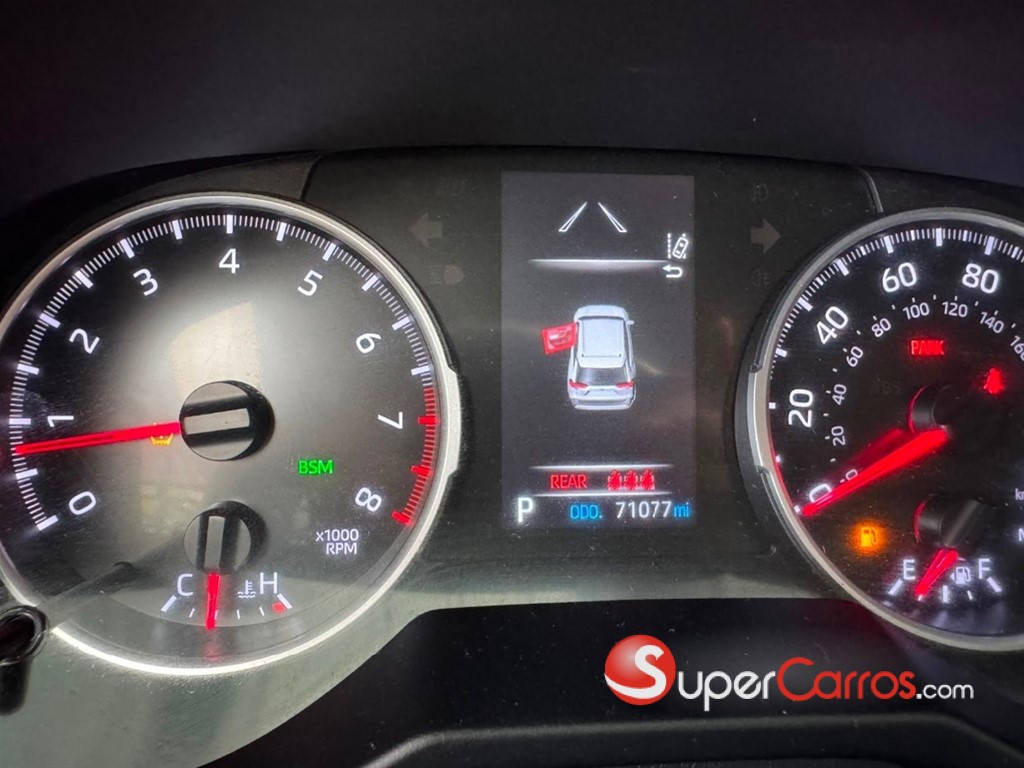 2022 Toyota RAV4 XLE PLUS — foto 7 / 12