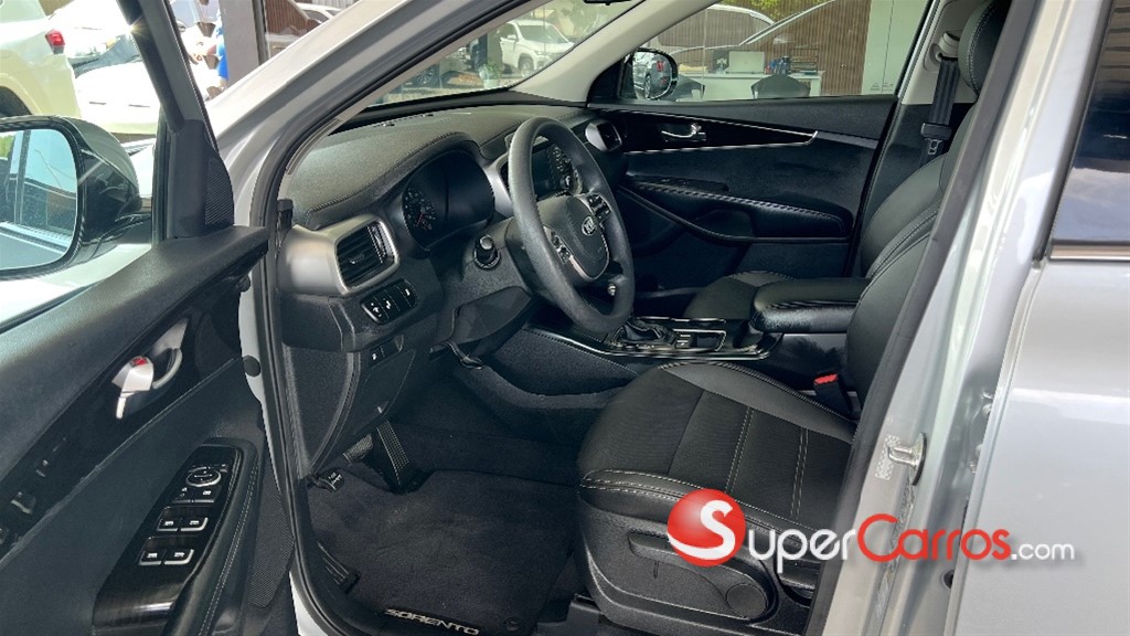 2020 Kia Sorento LX — foto 5 / 10
