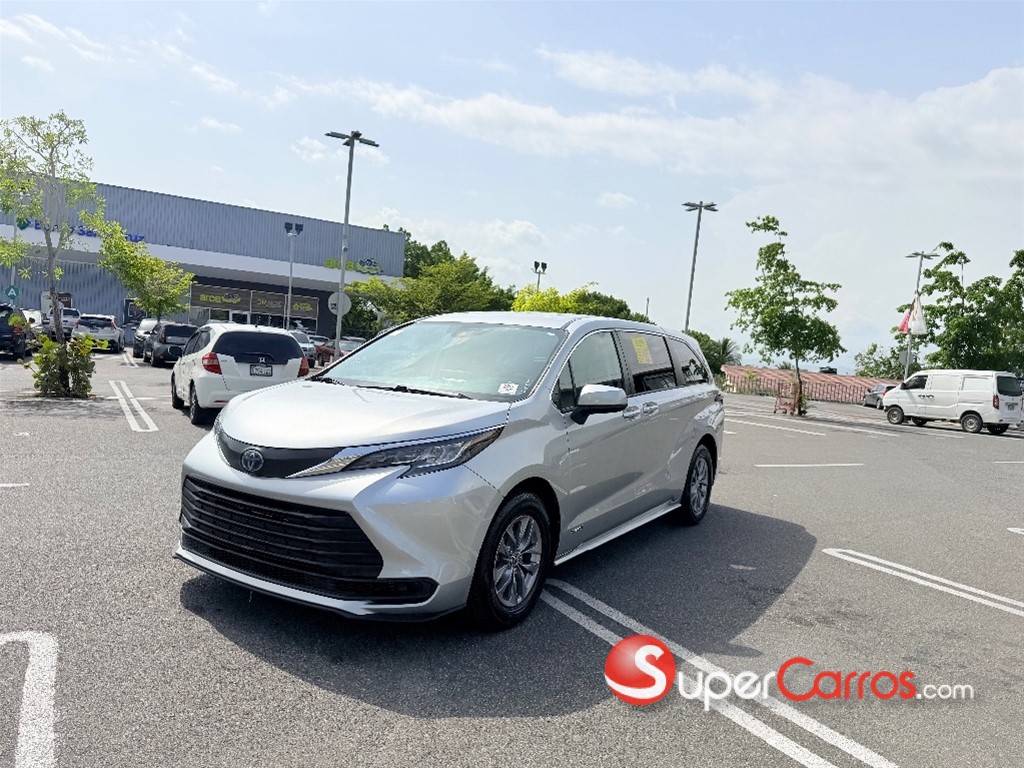 2021 Toyota Sienna LE