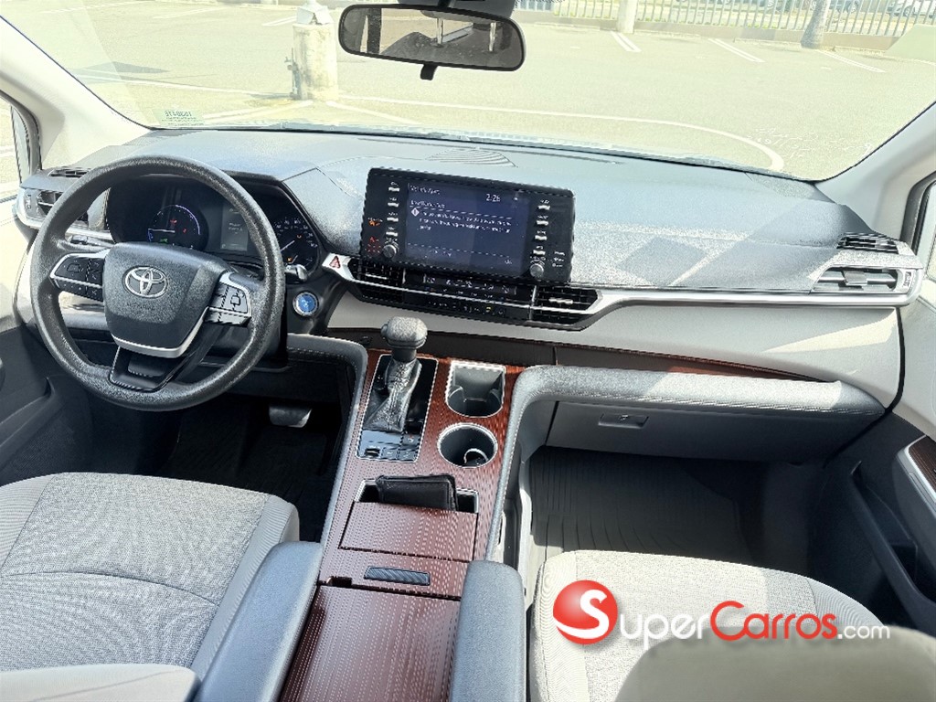 2021 Toyota Sienna LE — foto 3 / 12