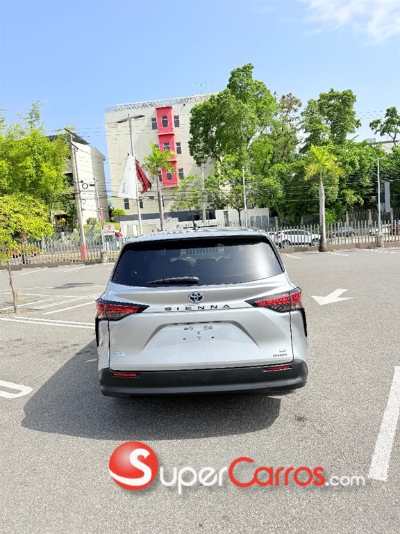 2021 Toyota Sienna LE — foto 12 / 12