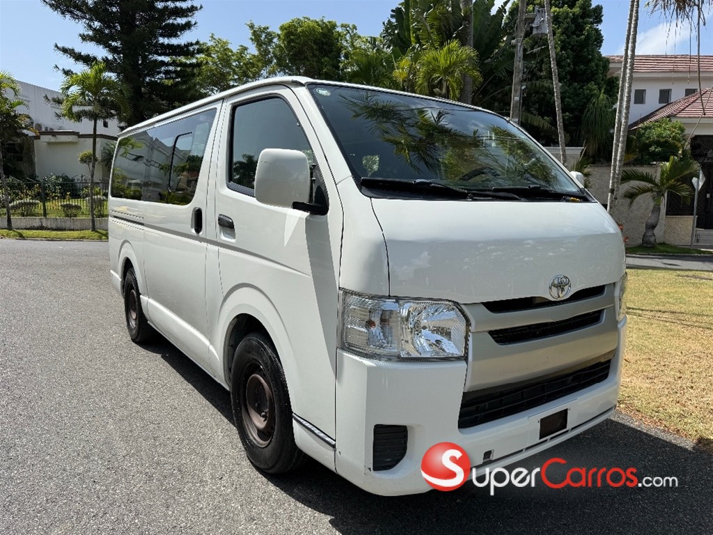 2019 Toyota Hiace — foto 2 / 8