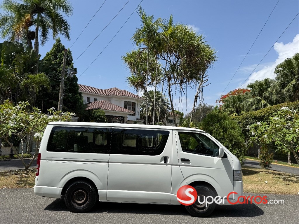 2019 Toyota Hiace — foto 4 / 8