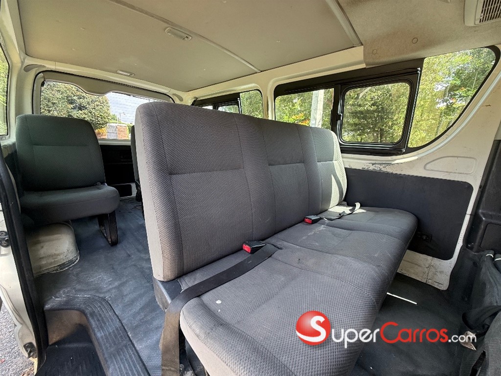 2019 Toyota Hiace — foto 8 / 8