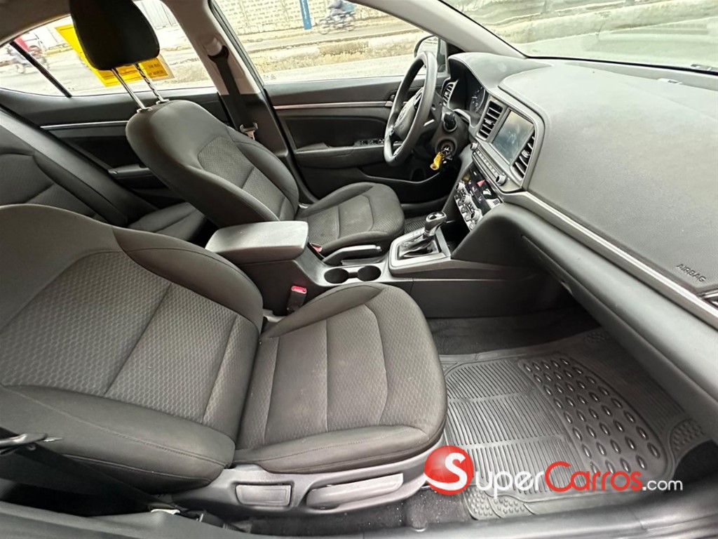 2020 Hyundai Elantra SEL — foto 9 / 11