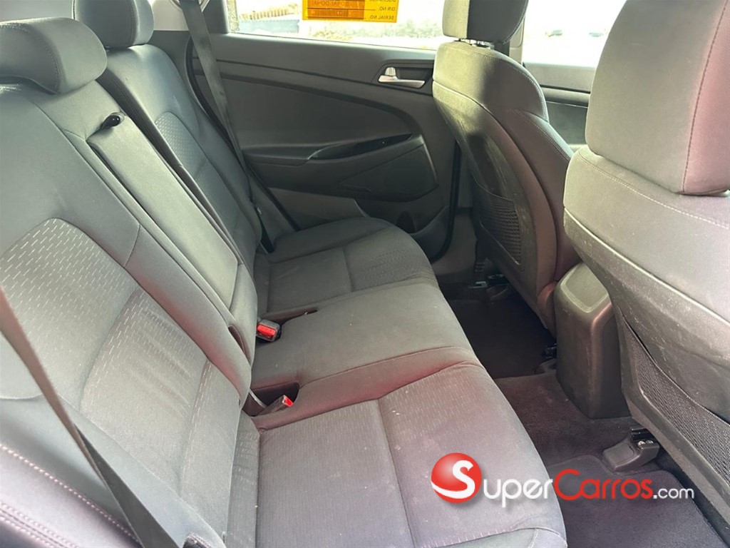 2020 Hyundai Tucson SE — foto 11 / 12