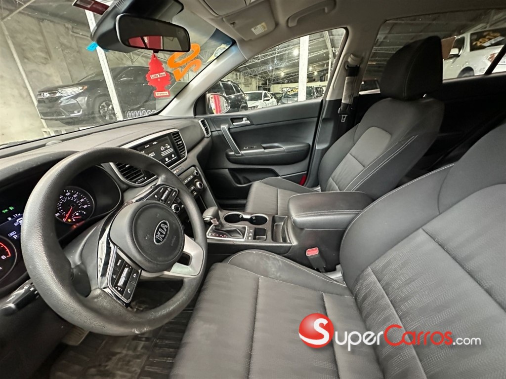 2020 Kia Sportage LX — foto 8 / 12