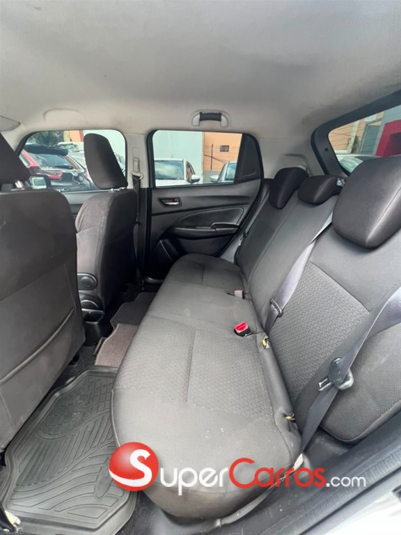 2018 Suzuki Swift Special Edition — foto 7 / 12