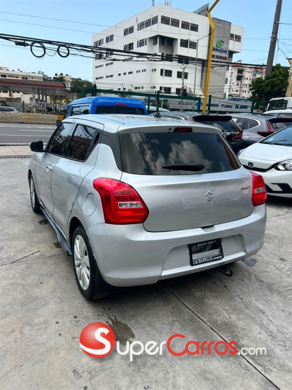 2018 Suzuki Swift Special Edition — foto 11 / 12
