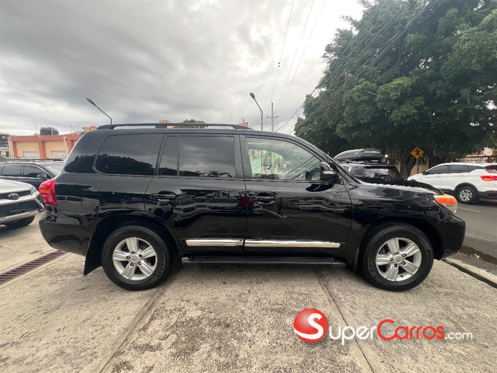 2013 Toyota Land Cruiser VX — foto 4 / 12