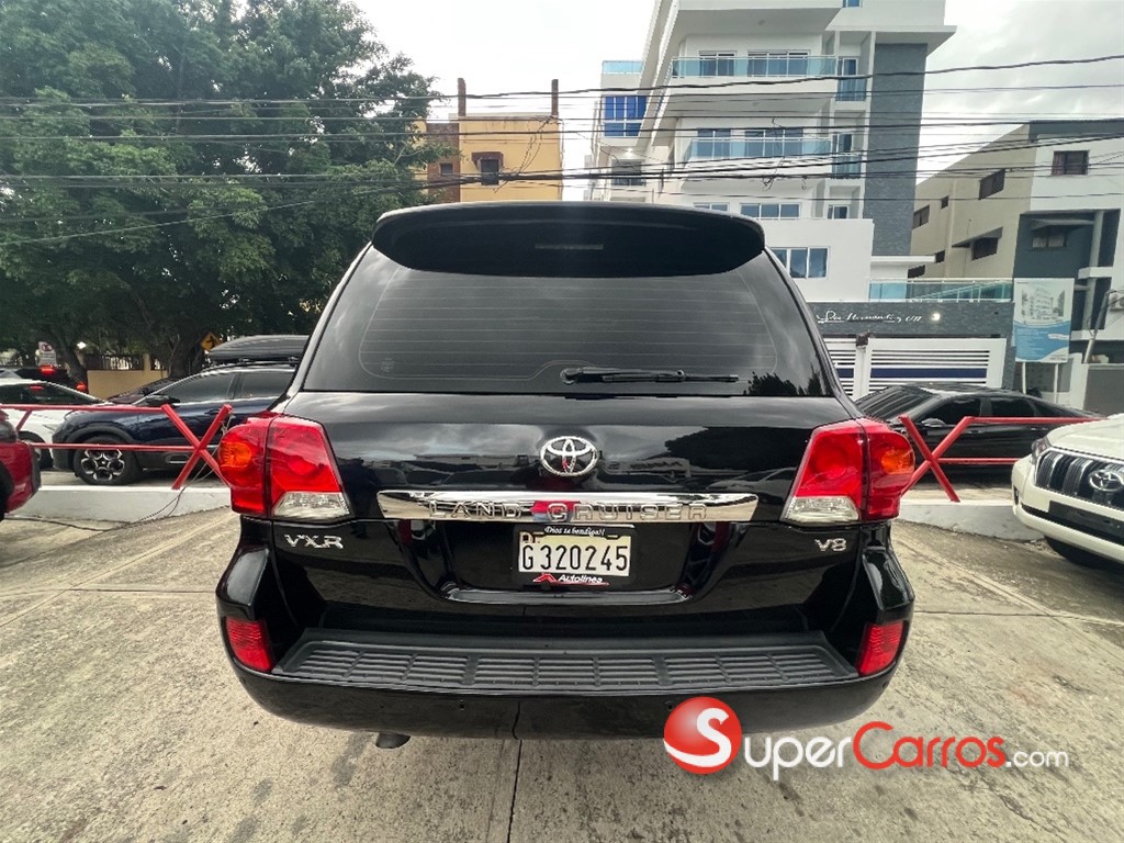 2013 Toyota Land Cruiser VX — foto 6 / 12