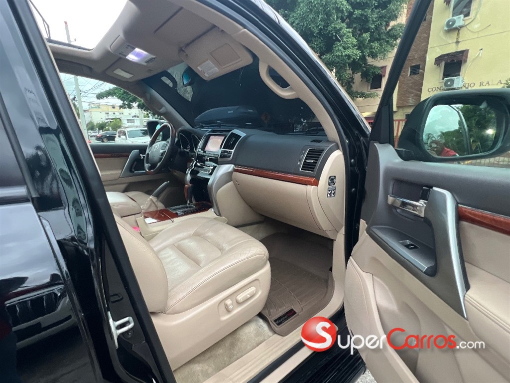 2013 Toyota Land Cruiser VX — foto 11 / 12