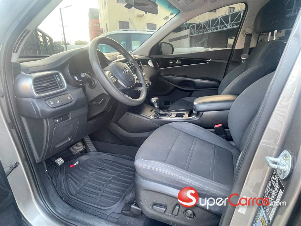 2019 Kia Sorento LX — foto 7 / 9