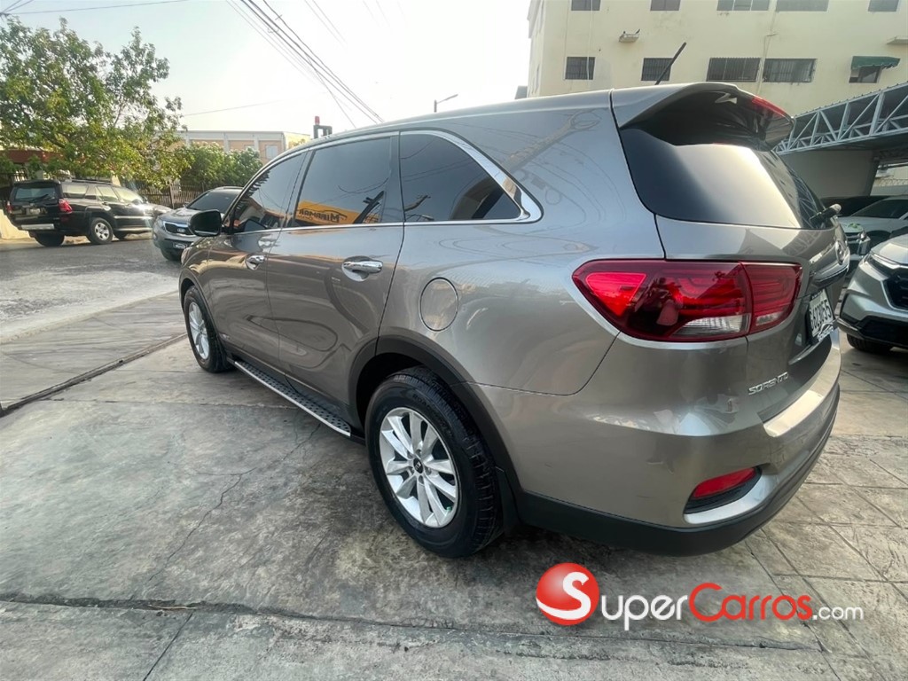 2019 Kia Sorento LX — foto 8 / 9