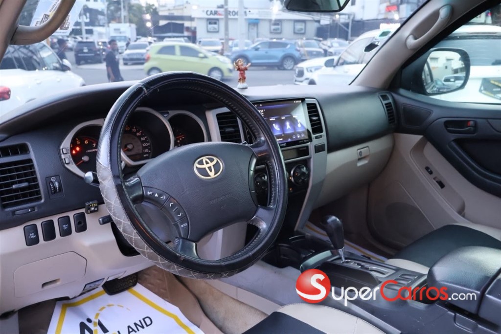 2004 Toyota 4 Runner SR5 — foto 6 / 7