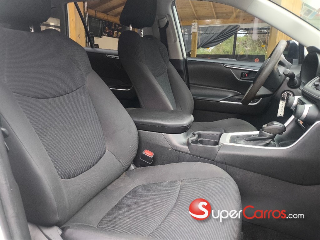 2021 Toyota RAV4 LE — foto 5 / 7