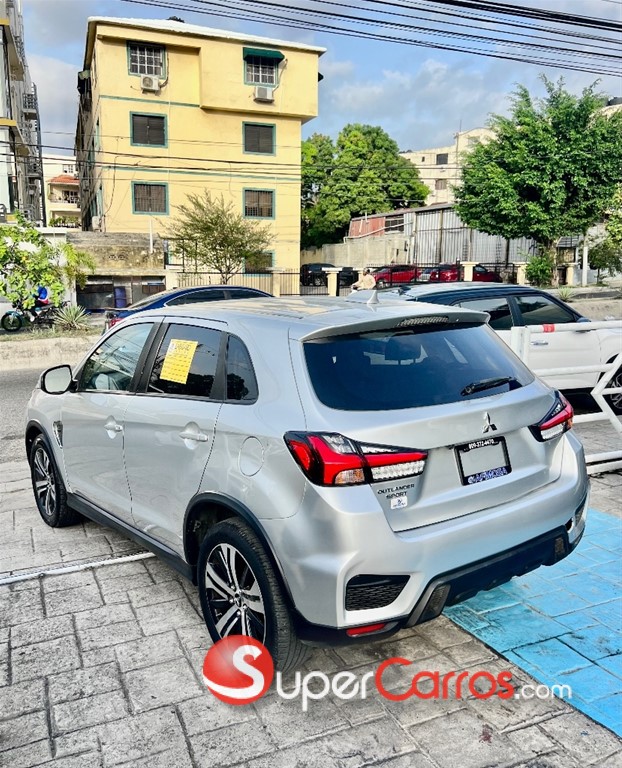 2020 Mitsubishi Motors Outlander Sport — foto 6 / 12