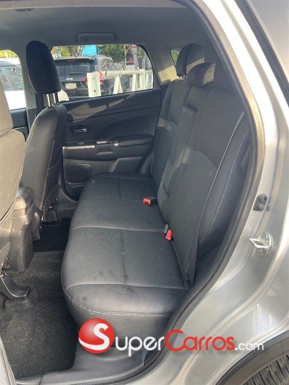2020 Mitsubishi Motors Outlander Sport — foto 9 / 12