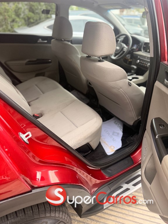 2021 Kia Sportage LX — foto 8 / 10