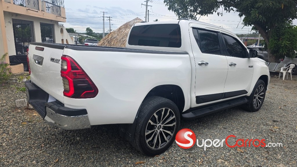 2016 Toyota Hilux — foto 3 / 12