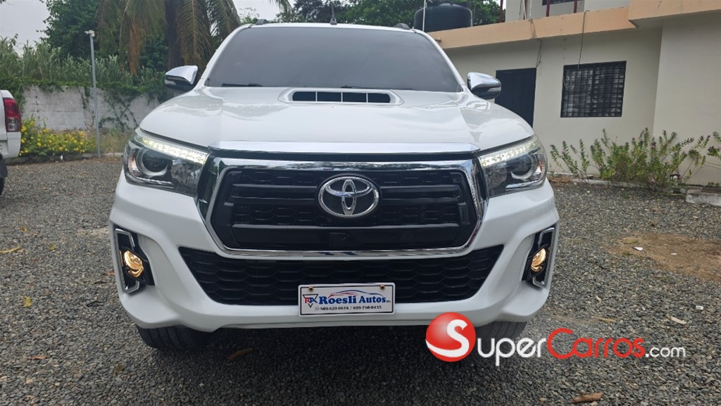 2016 Toyota Hilux — foto 5 / 12