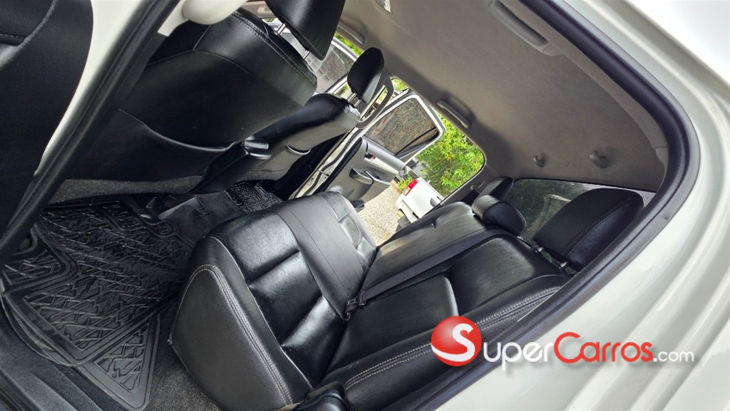 2016 Toyota Hilux — foto 9 / 12