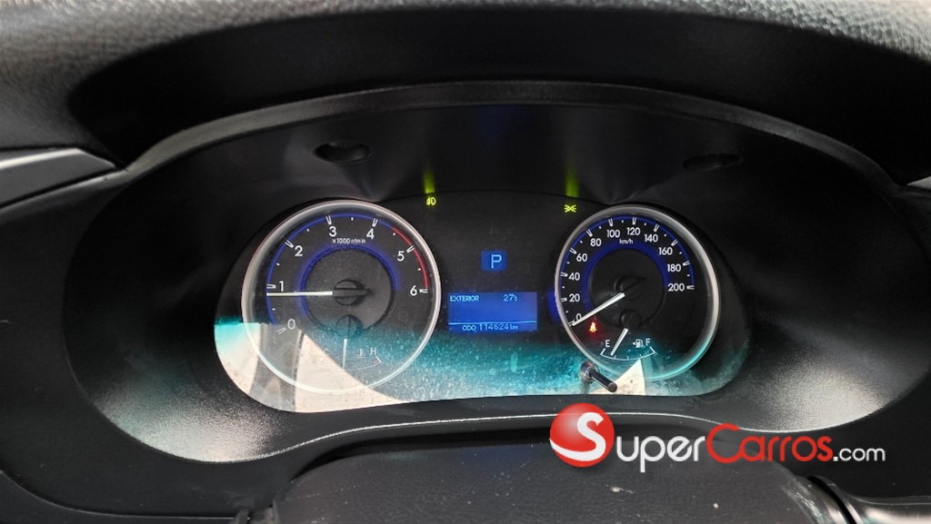 2016 Toyota Hilux — foto 10 / 12