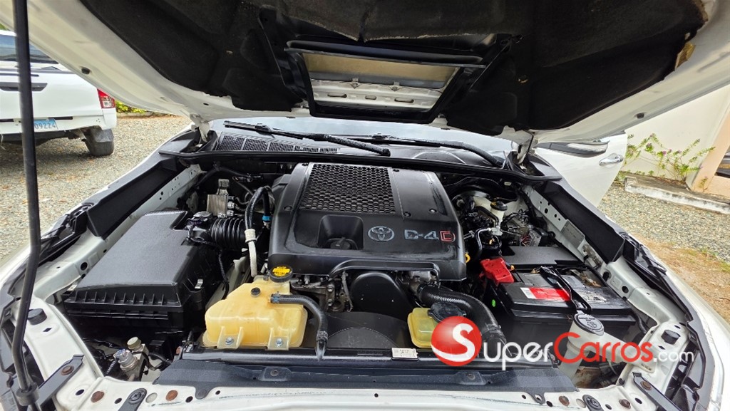 2016 Toyota Hilux — foto 12 / 12