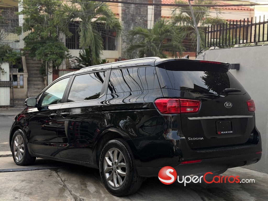 2020 Kia Sedona EX — foto 4 / 12