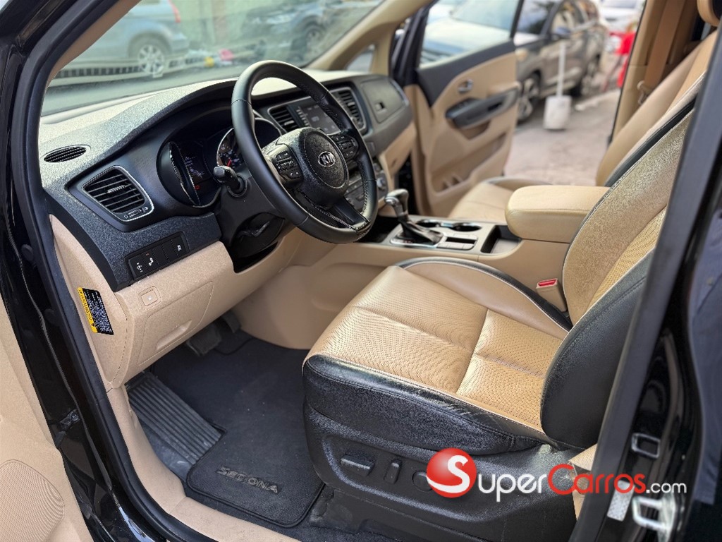 2020 Kia Sedona EX — foto 8 / 12