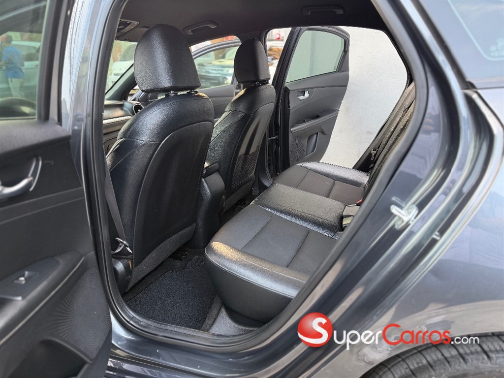 2020 Kia Forte GT Line — foto 10 / 12