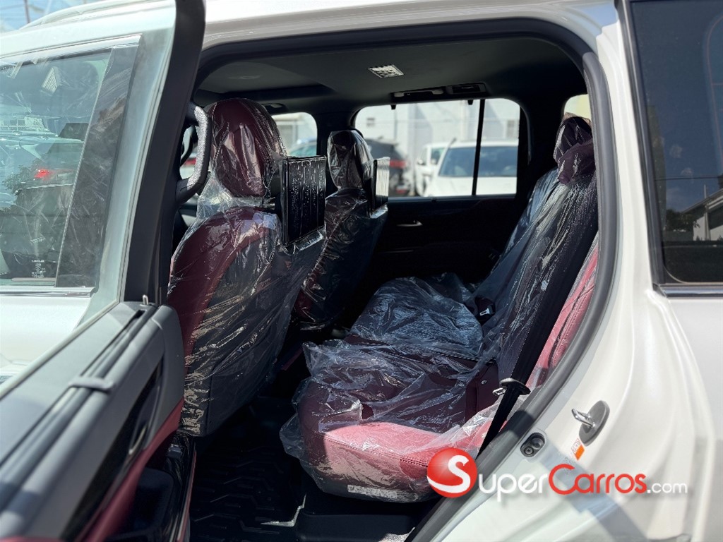 2027 Lexus LX 700 VIP — foto 5 / 12