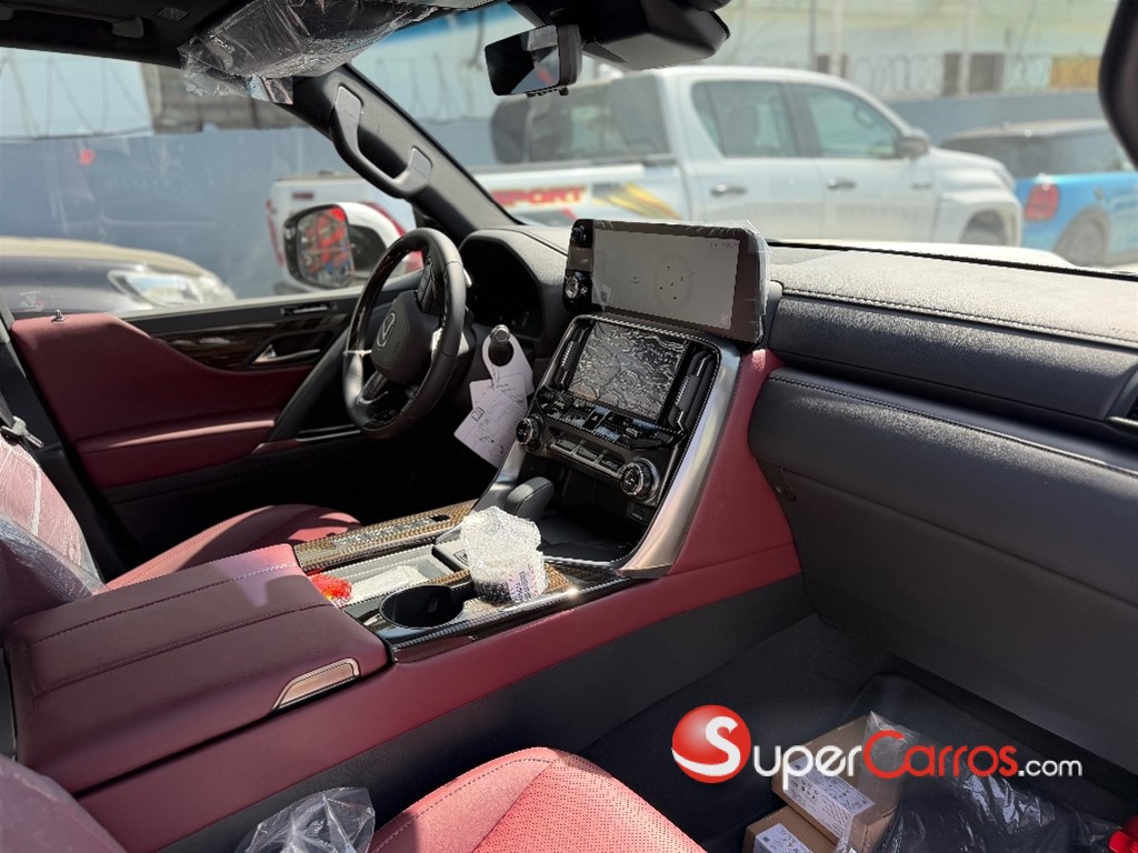 2027 Lexus LX 700 VIP — foto 9 / 12