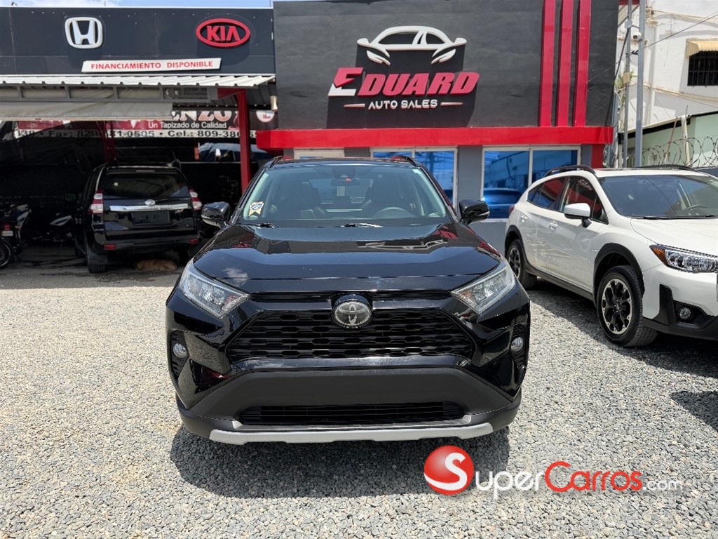 2021 Toyota RAV4 XLE — foto 2 / 12