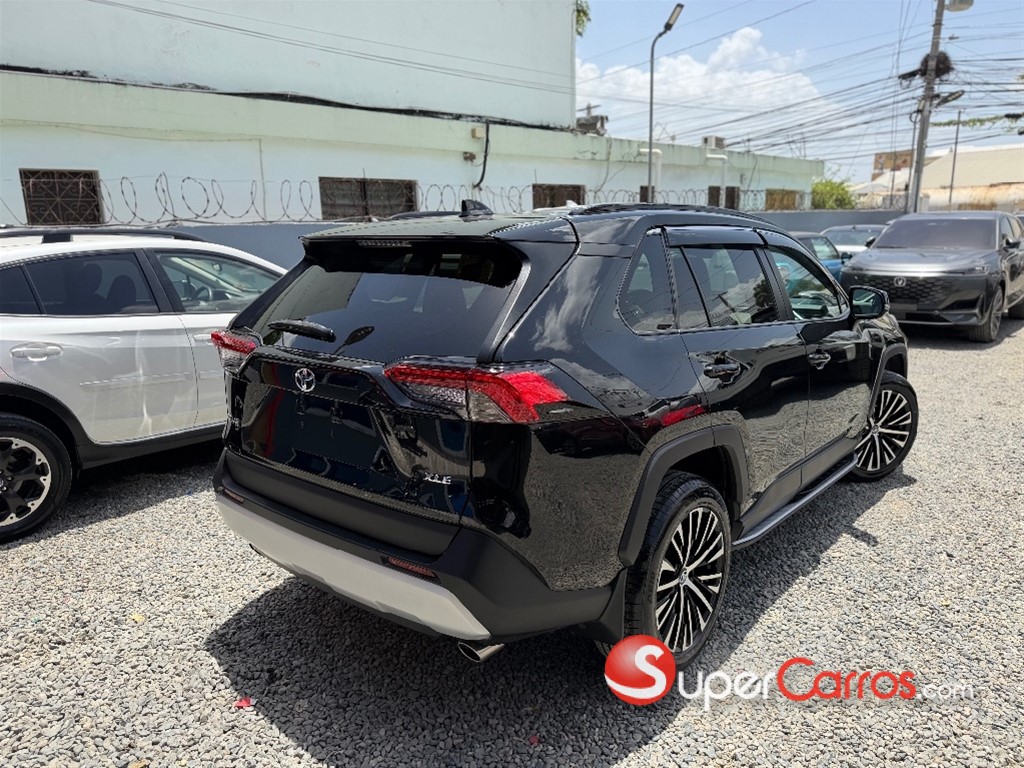2021 Toyota RAV4 XLE — foto 5 / 12