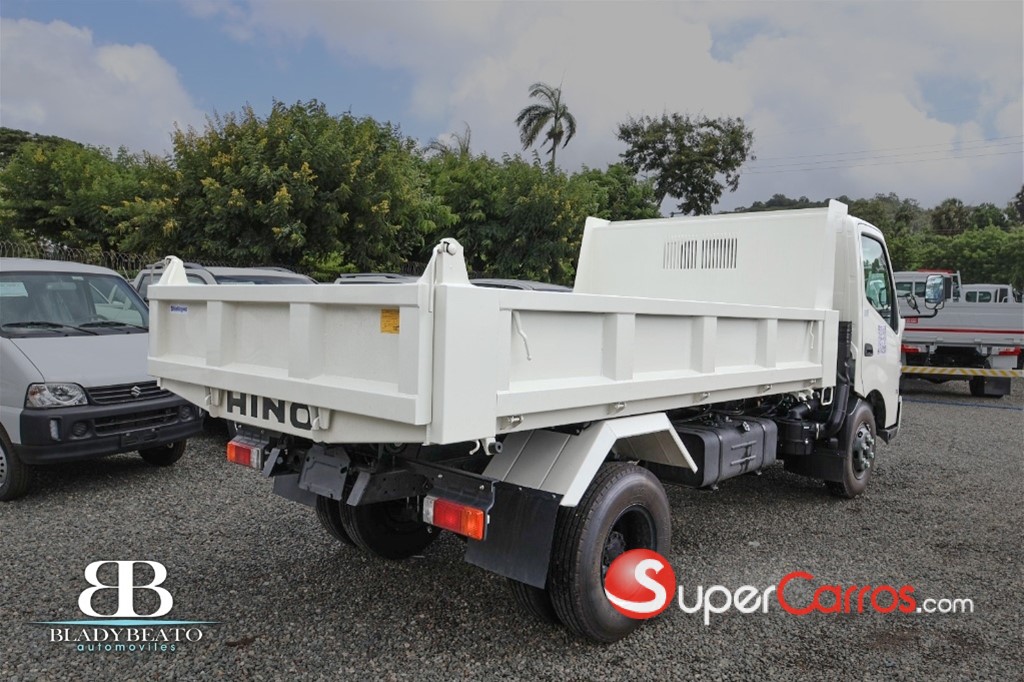 2026 Hino serie 300 XZU 710L — foto 8 / 11