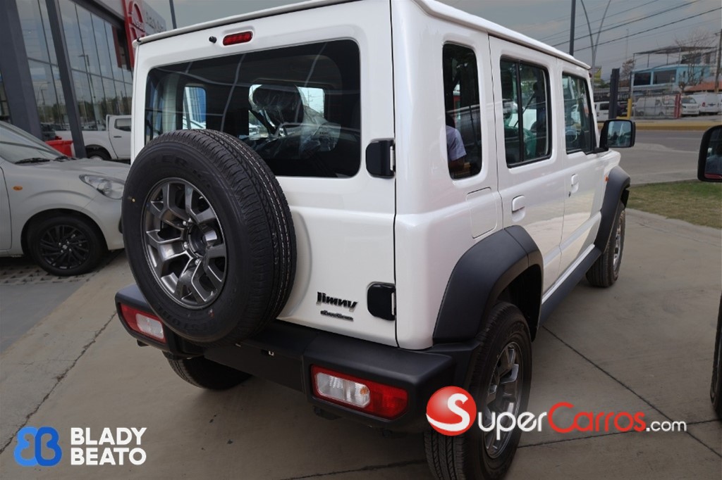 2027 Suzuki Jimny GLX — foto 12 / 12