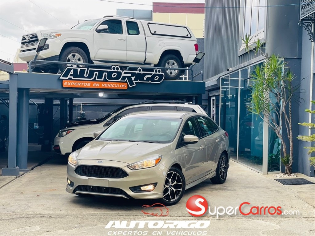 2016 Ford Focus SE — foto 2 / 11