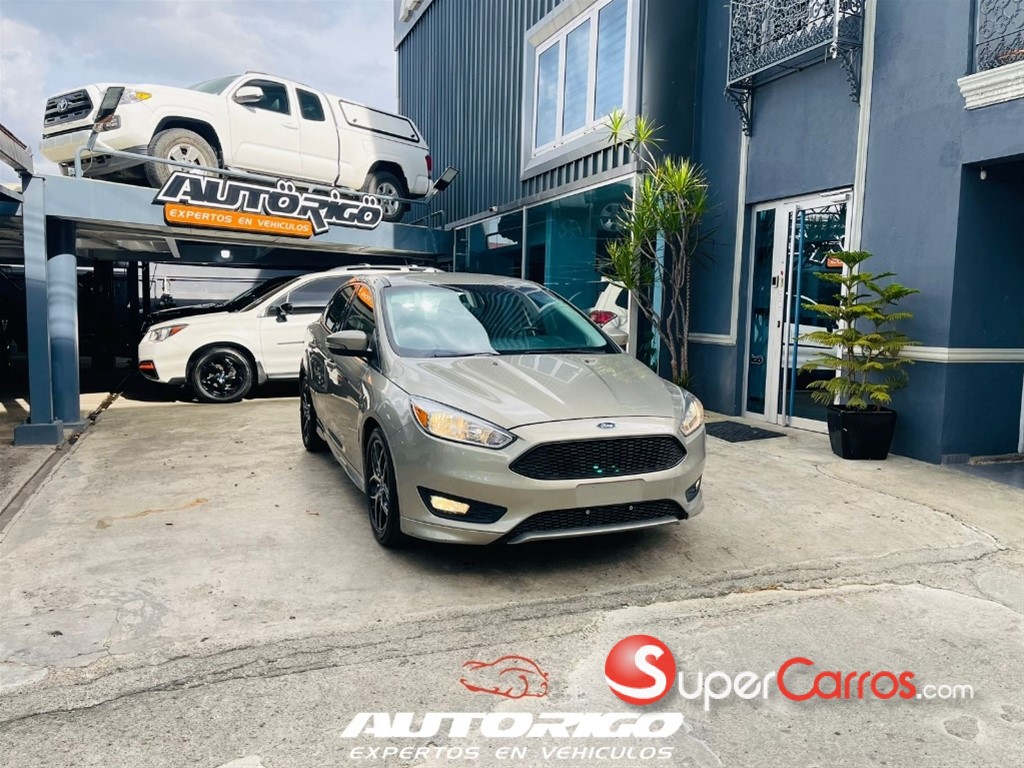 2016 Ford Focus SE — foto 5 / 11