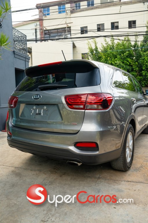 2019 Kia Sorento — foto 2 / 8