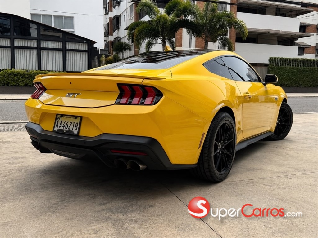 2024 Ford Mustang GT — foto 2 / 10