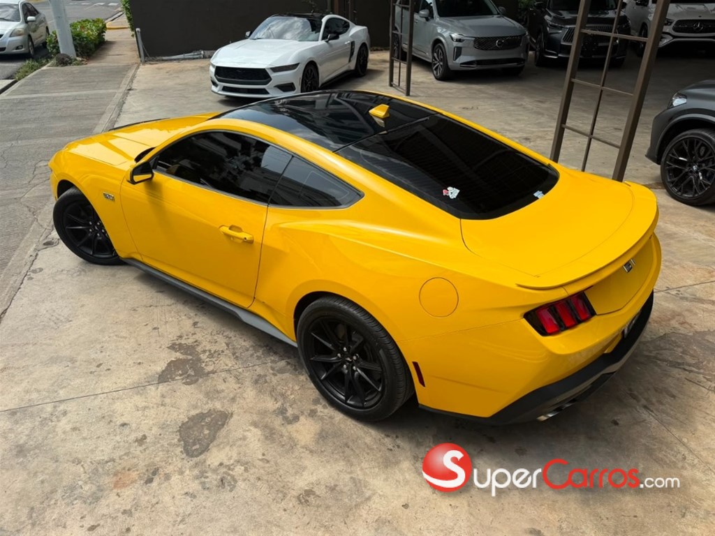 2024 Ford Mustang GT — foto 7 / 10