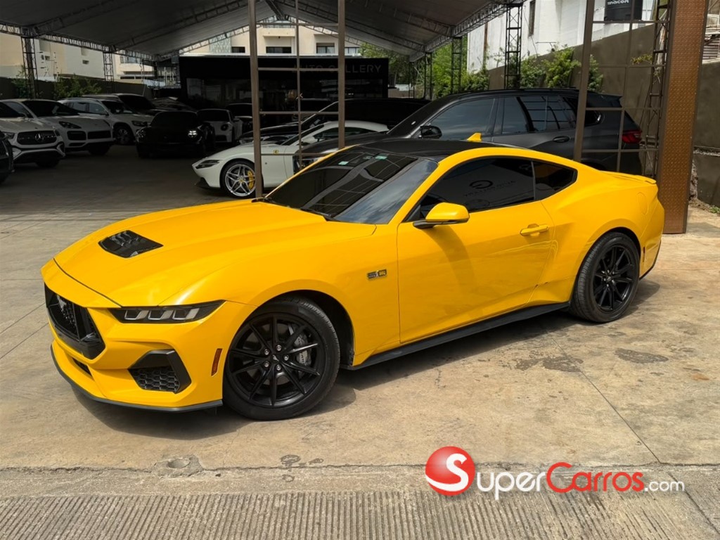 2024 Ford Mustang GT — foto 8 / 10