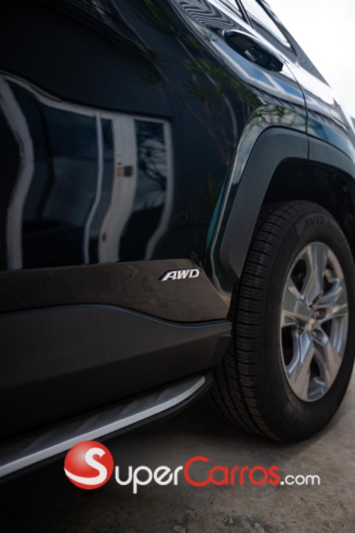 2022 Toyota RAV4 XLE Hybrid — foto 7 / 12